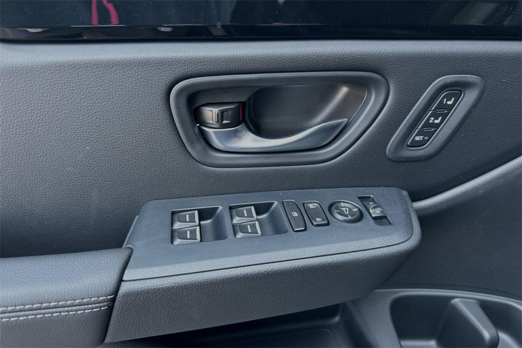 new 2025 Honda Pilot car, priced at $49,405