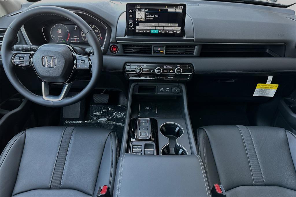 new 2025 Honda Pilot car, priced at $49,405