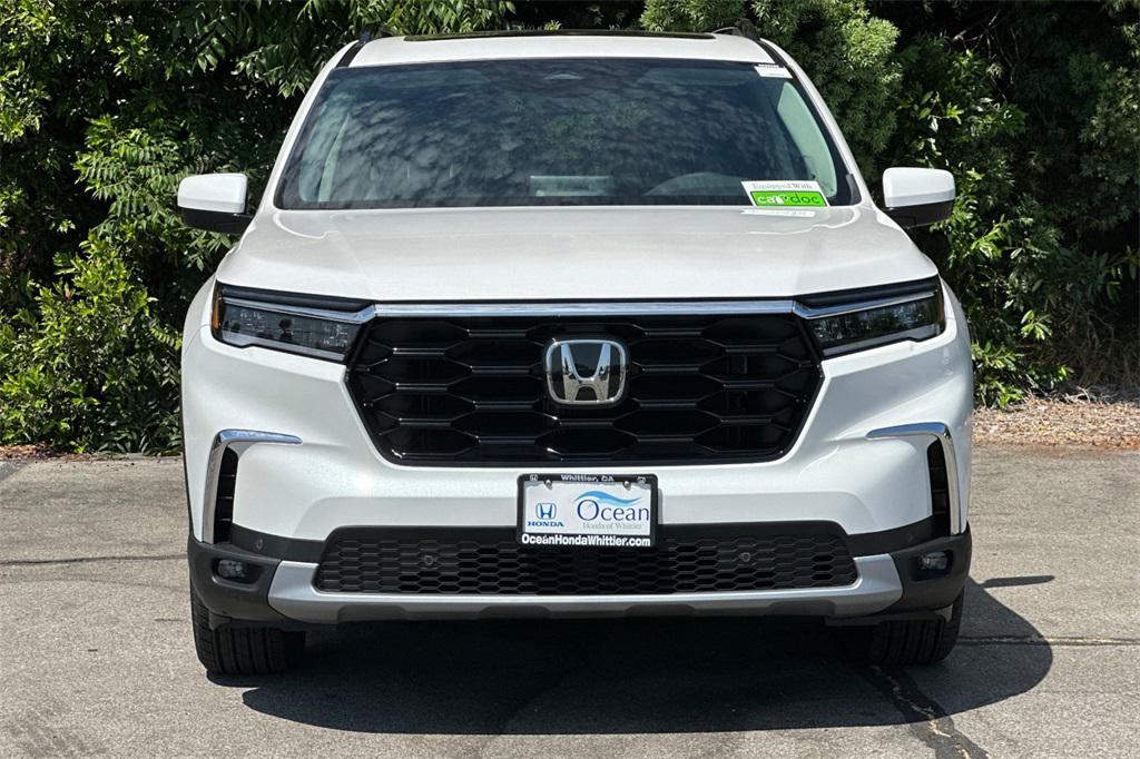 new 2025 Honda Pilot car, priced at $49,405