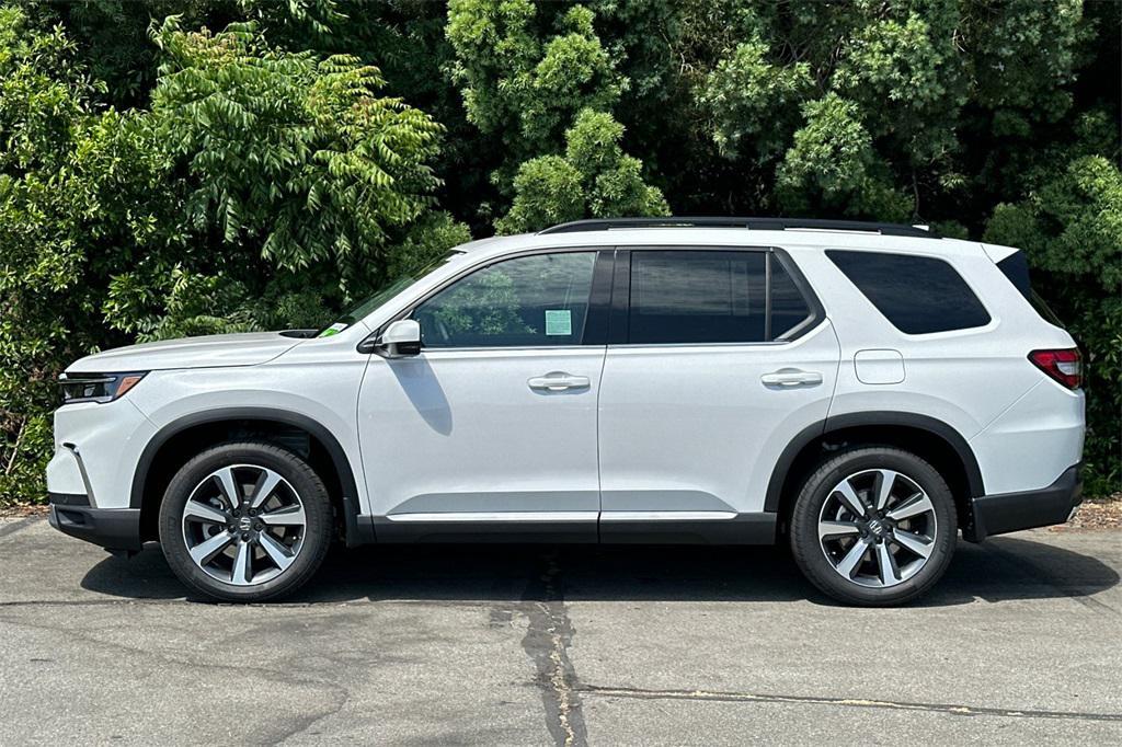 new 2025 Honda Pilot car, priced at $49,405