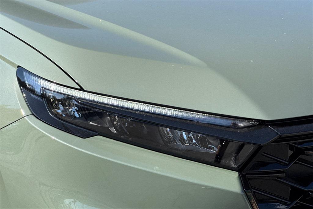 new 2026 Honda CR-V Hybrid car, priced at $40,675