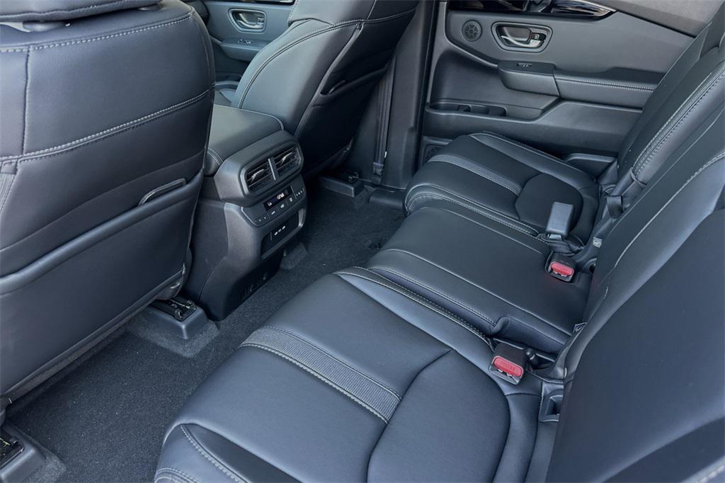 new 2025 Honda Pilot car, priced at $51,095