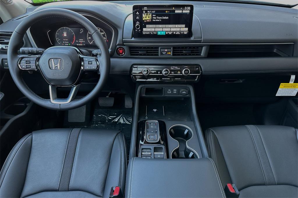 new 2025 Honda Pilot car, priced at $51,095
