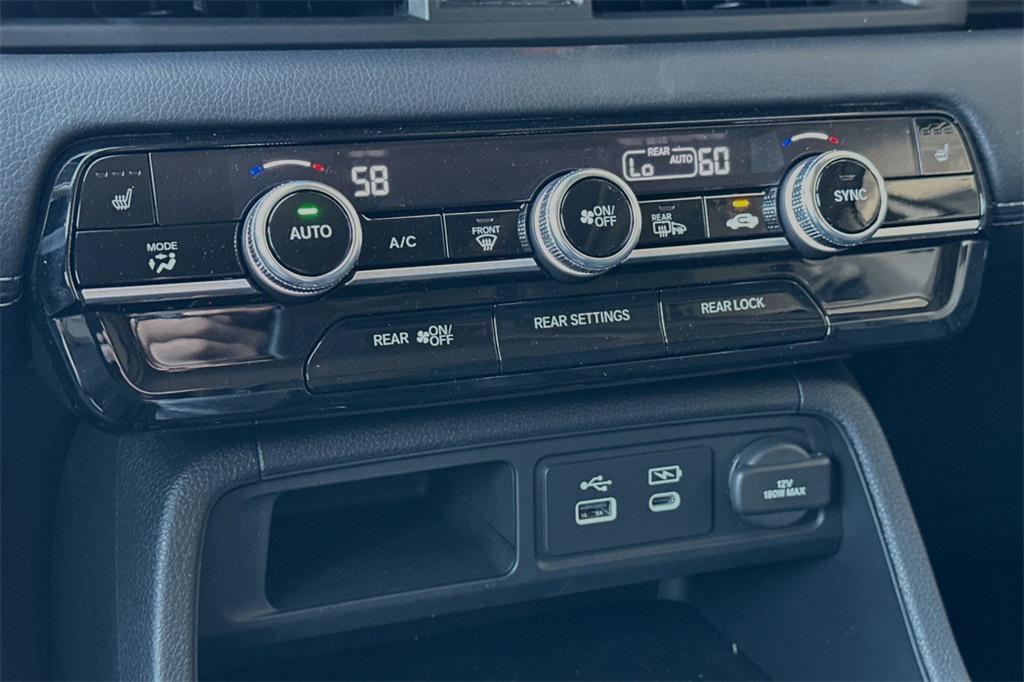 new 2025 Honda Pilot car, priced at $51,095