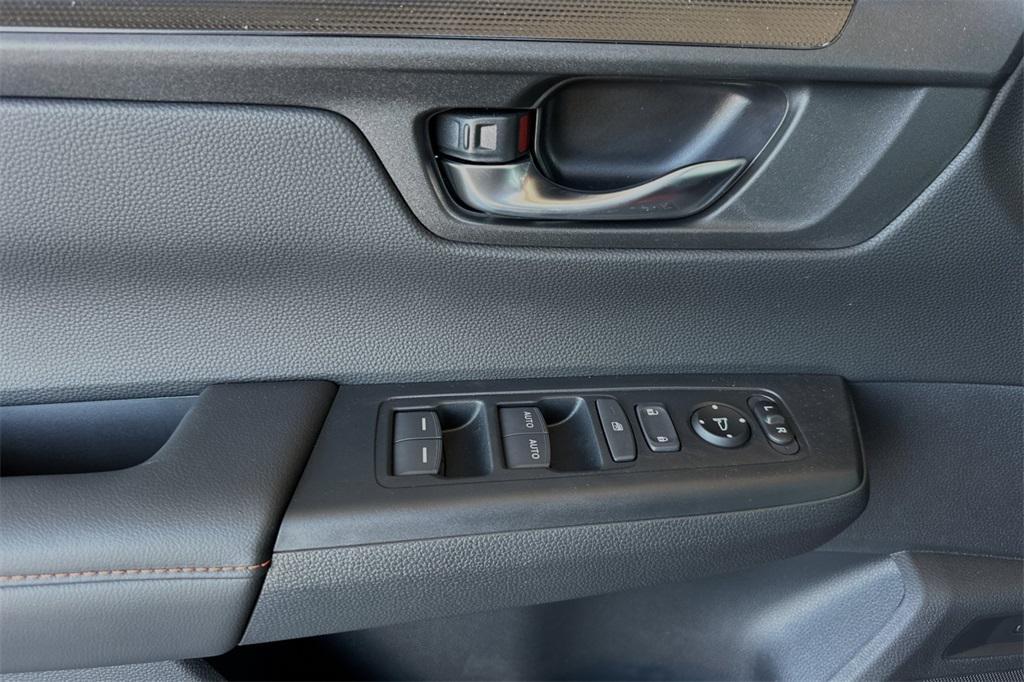 new 2025 Honda CR-V Hybrid car, priced at $36,500