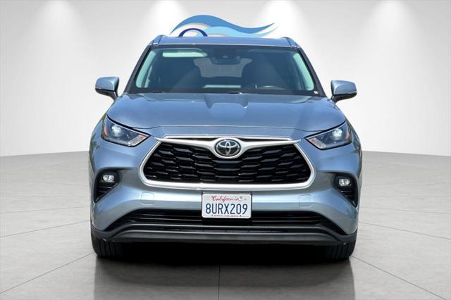 used 2021 Toyota Highlander car, priced at $30,494