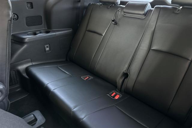 used 2021 Toyota Highlander car, priced at $30,494
