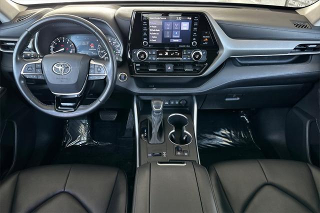 used 2021 Toyota Highlander car, priced at $30,494