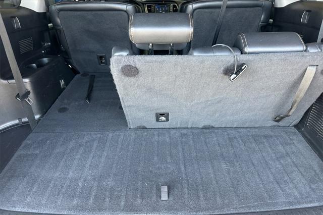 used 2018 Toyota Highlander car, priced at $25,298