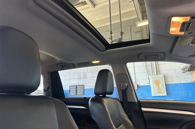 used 2018 Toyota Highlander car, priced at $25,298