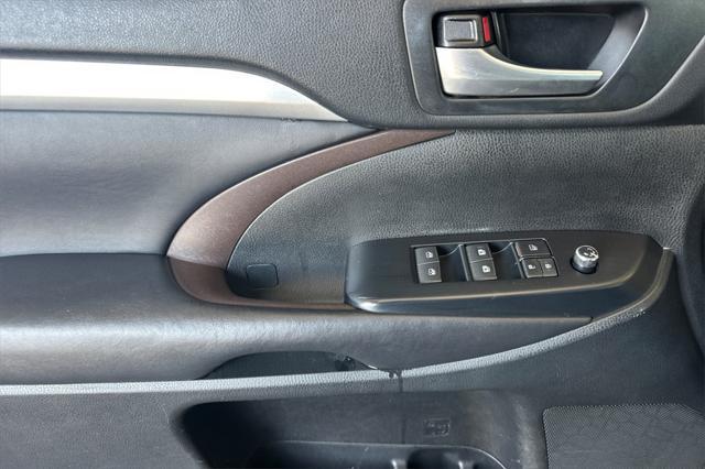 used 2018 Toyota Highlander car, priced at $25,298