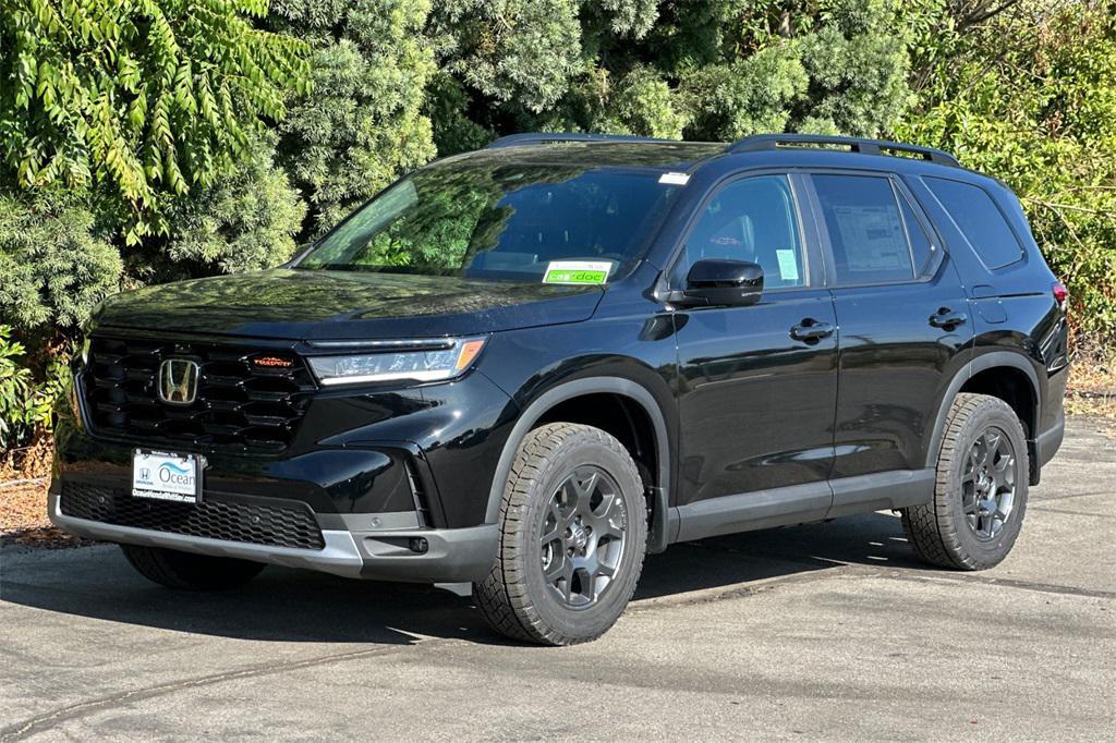new 2025 Honda Pilot car, priced at $50,895