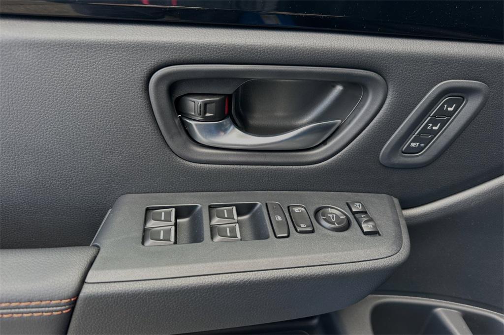 new 2025 Honda Pilot car, priced at $50,895