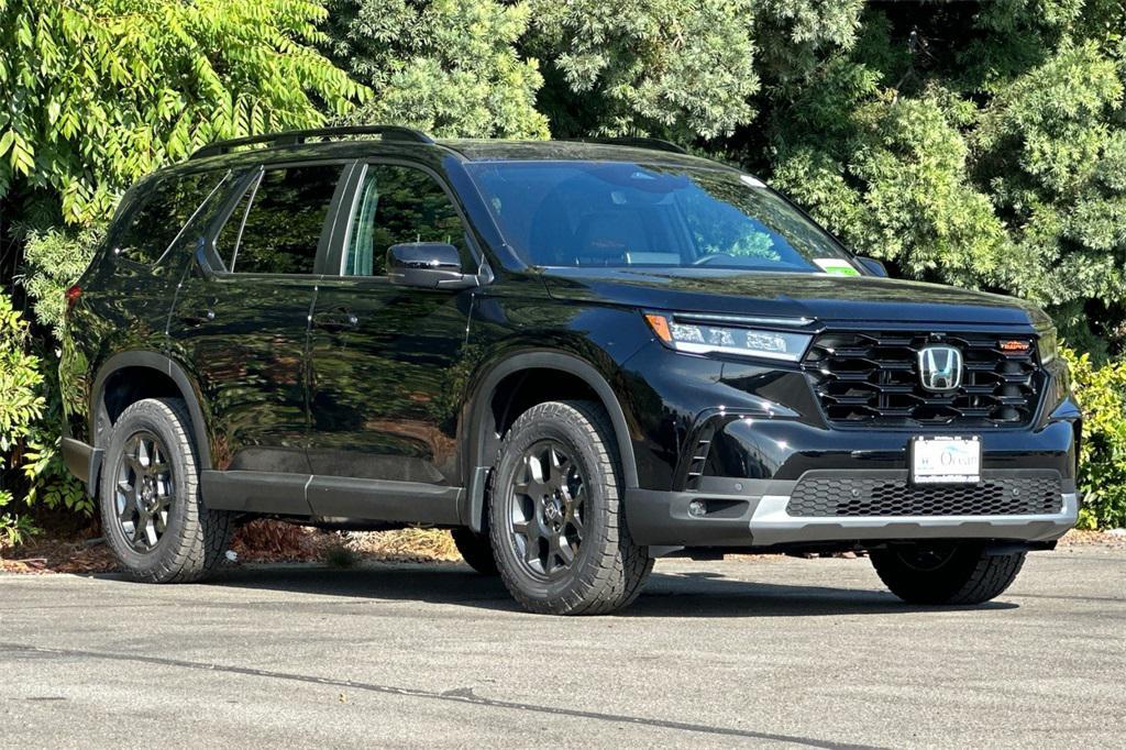 new 2025 Honda Pilot car, priced at $50,895
