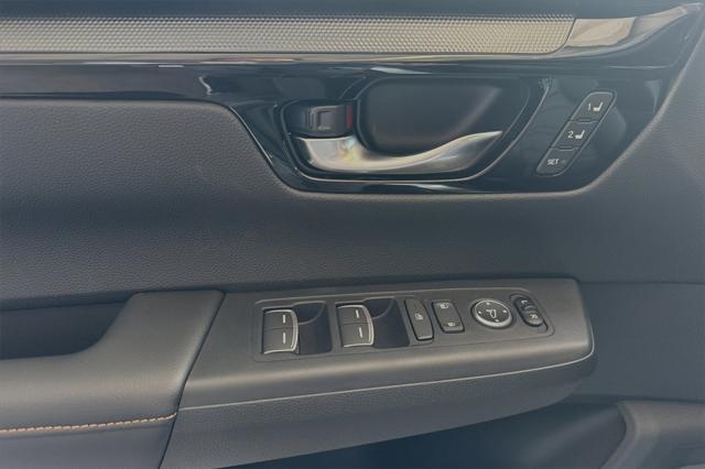 new 2025 Honda CR-V Hybrid car, priced at $42,950