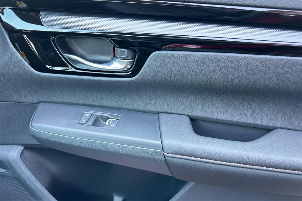 new 2026 Honda CR-V Hybrid car, priced at $43,645