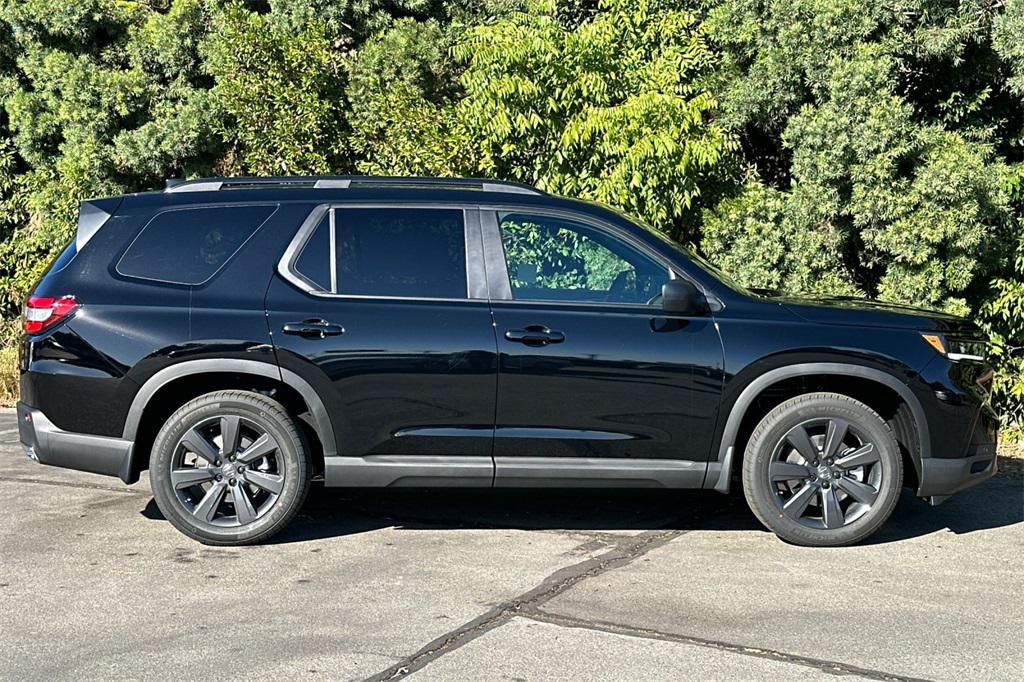 new 2025 Honda Pilot car, priced at $41,695