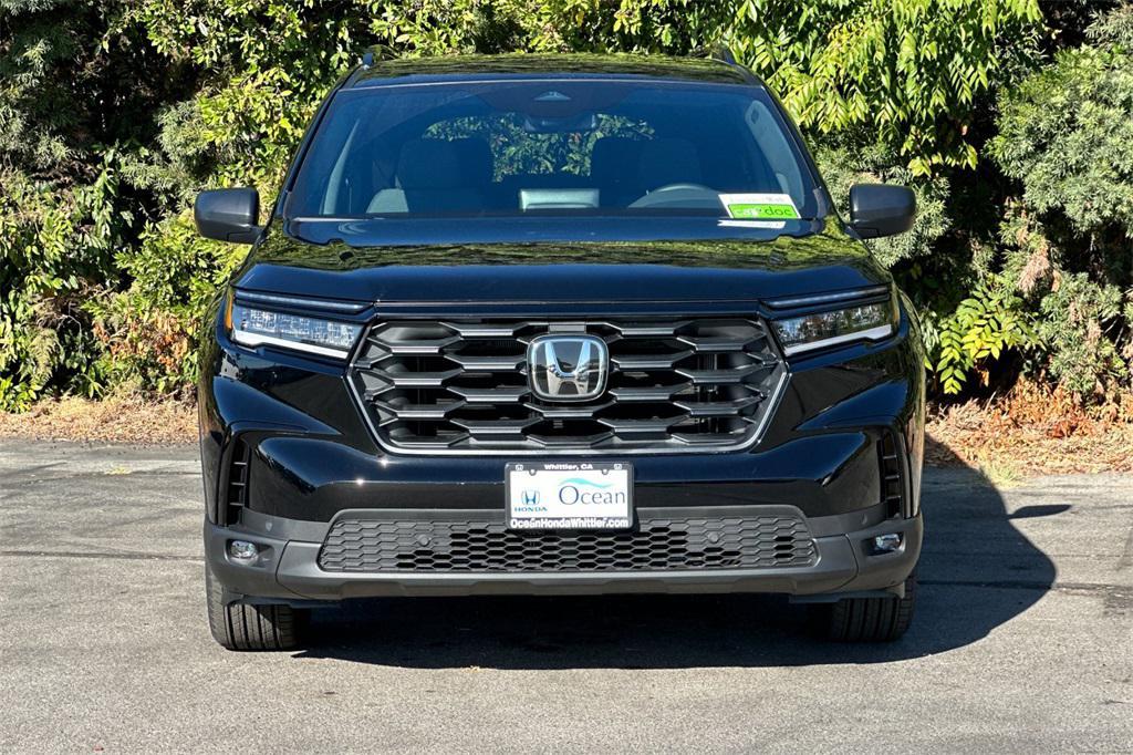 new 2025 Honda Pilot car, priced at $41,695