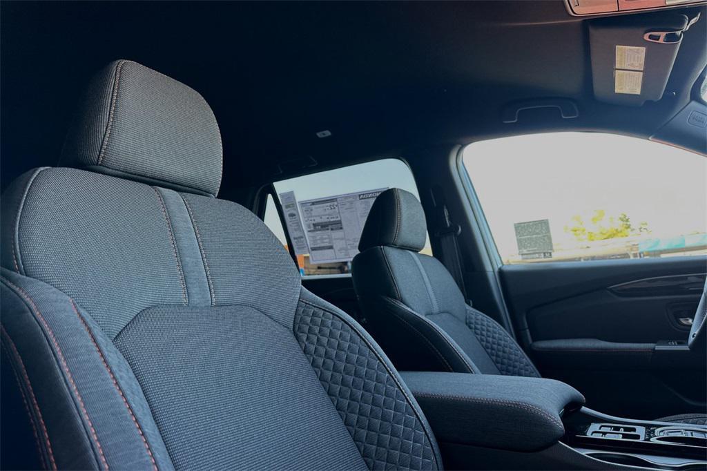 new 2025 Honda Pilot car, priced at $41,695