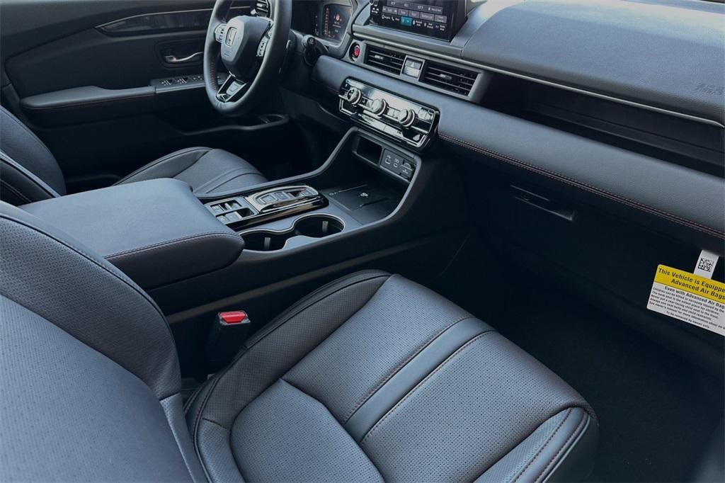 new 2025 Honda Pilot car, priced at $57,215