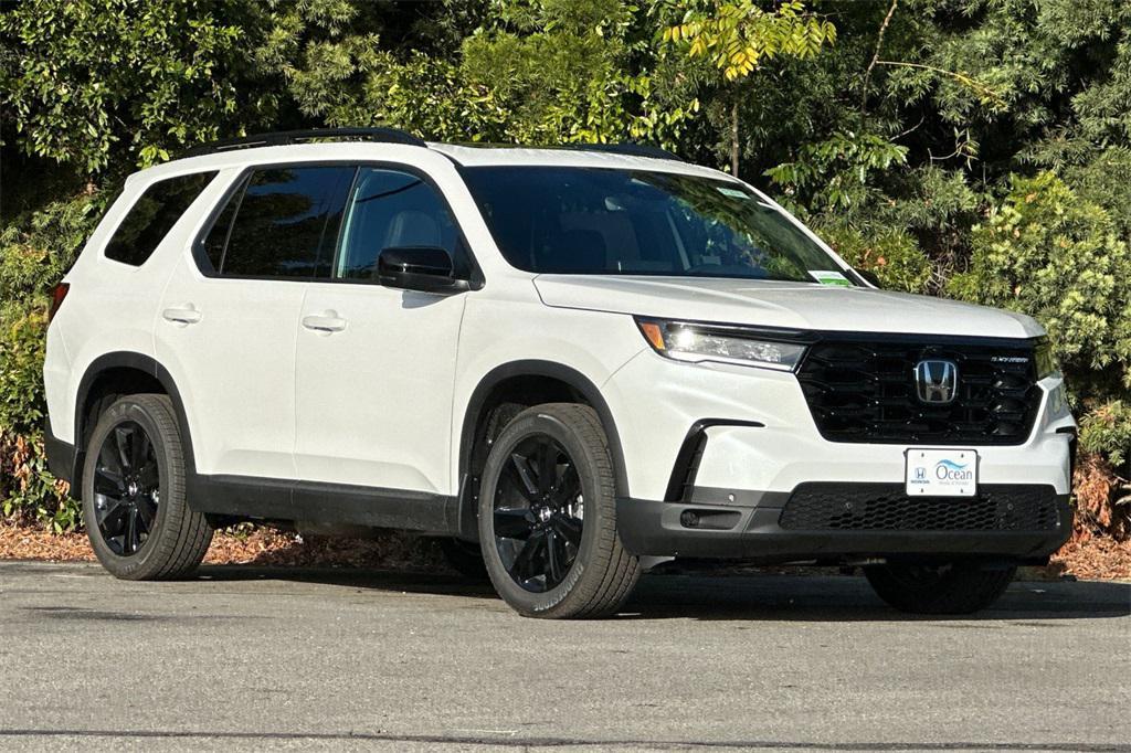 new 2025 Honda Pilot car, priced at $57,215