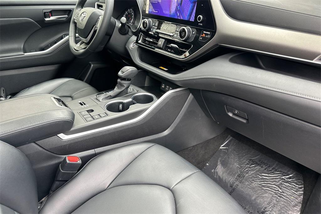 used 2023 Toyota Highlander car, priced at $34,937