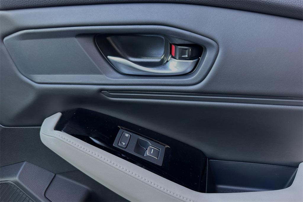 new 2025 Honda Accord Hybrid car, priced at $40,950