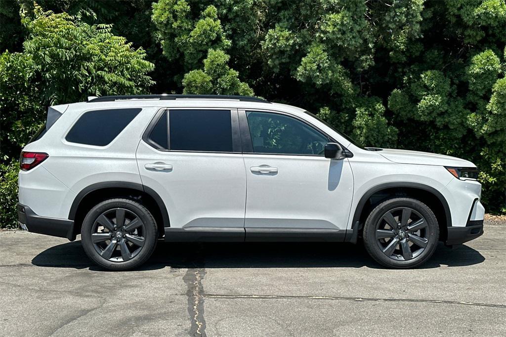 new 2025 Honda Pilot car, priced at $42,150