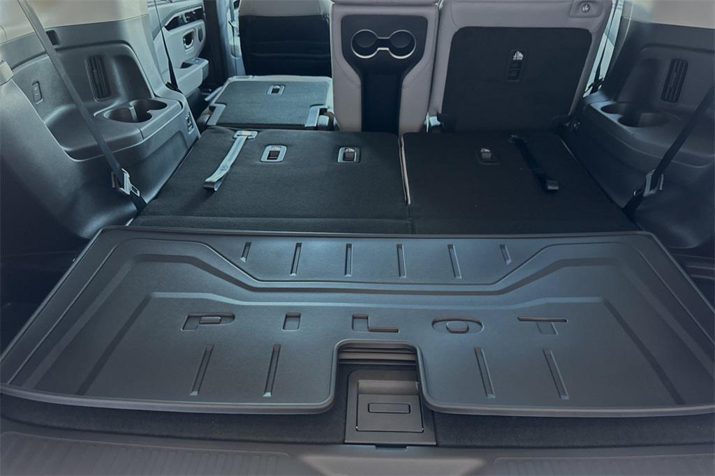 new 2025 Honda Pilot car, priced at $48,950