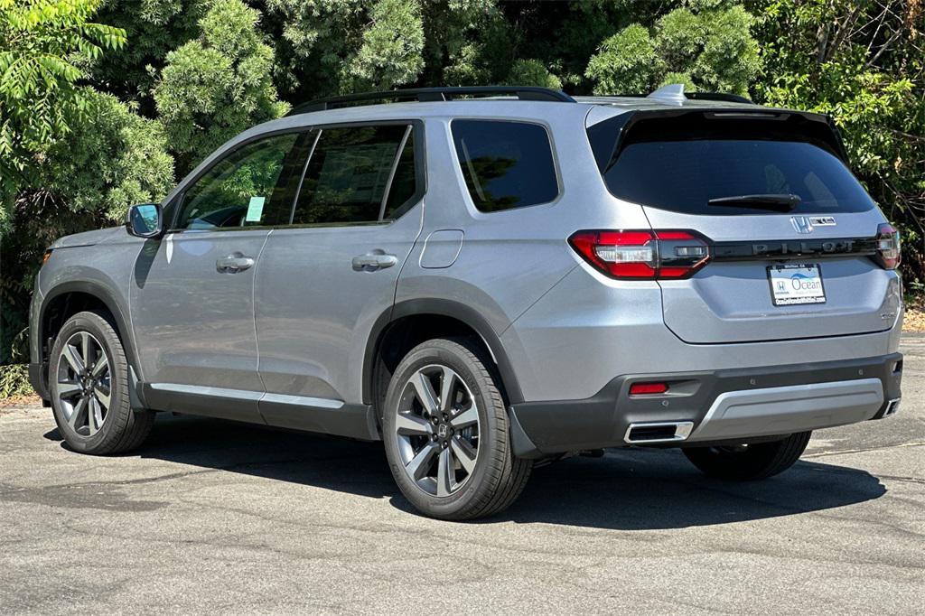 new 2025 Honda Pilot car, priced at $48,950
