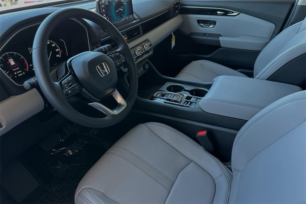 new 2025 Honda Pilot car, priced at $48,950