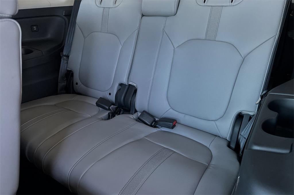 new 2025 Honda Pilot car, priced at $48,950