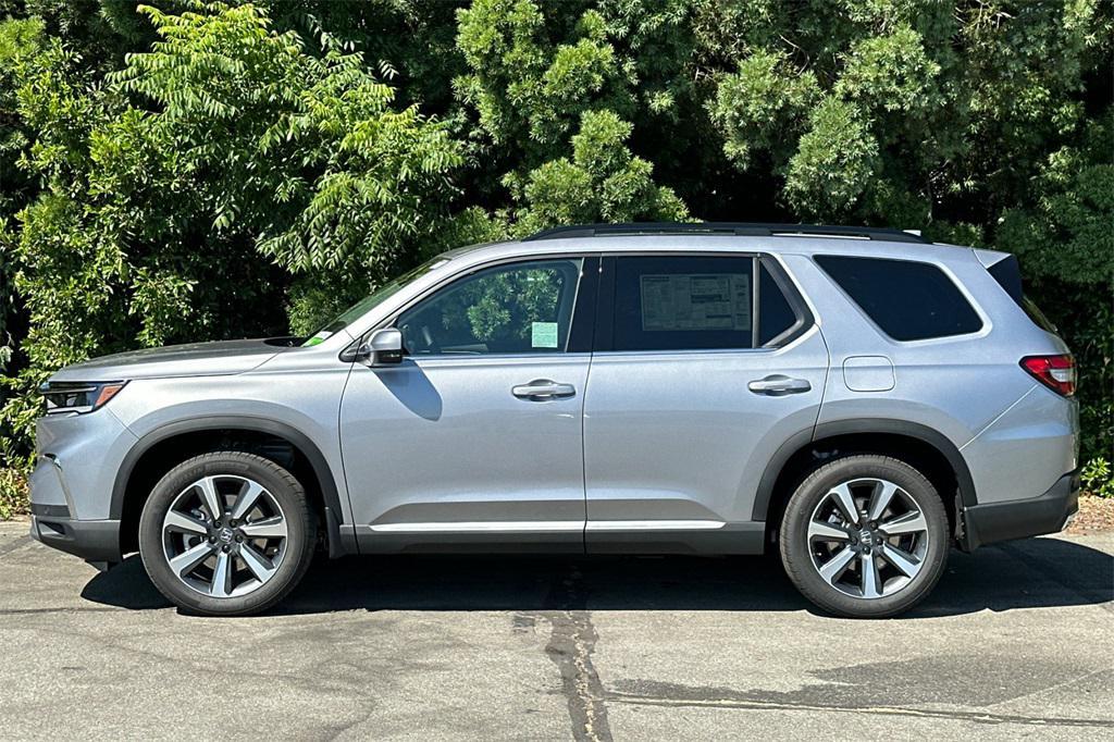 new 2025 Honda Pilot car, priced at $48,950