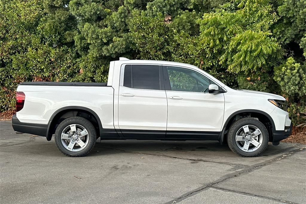 new 2025 Honda Ridgeline car, priced at $47,385