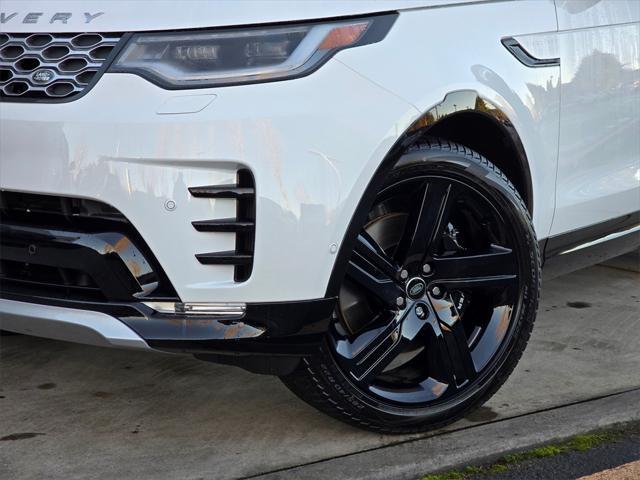 new 2025 Land Rover Discovery car, priced at $87,428