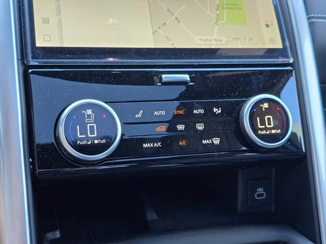 new 2025 Land Rover Discovery car, priced at $87,913