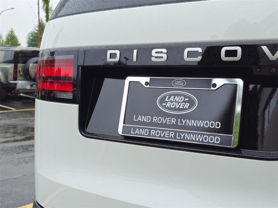 new 2024 Land Rover Discovery car, priced at $69,758