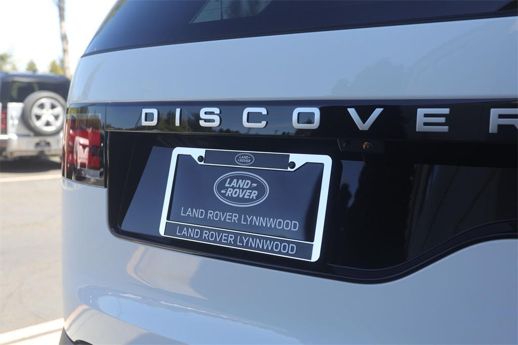 new 2024 Land Rover Discovery car, priced at $65,858