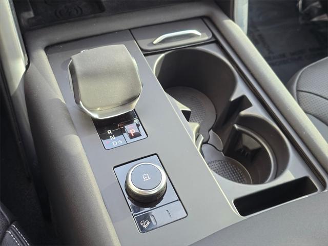 used 2024 Land Rover Discovery car, priced at $48,554