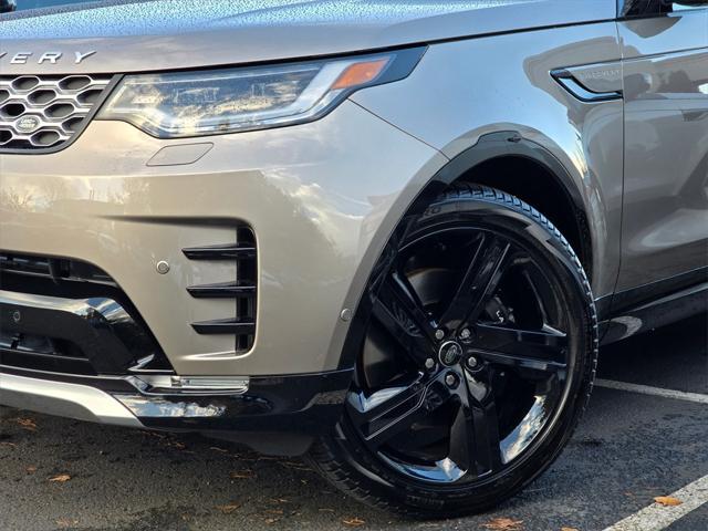 new 2025 Land Rover Discovery car, priced at $86,878