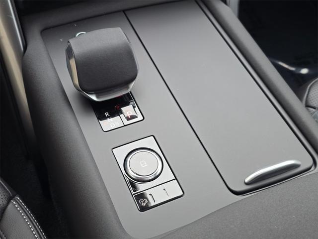 new 2025 Land Rover Discovery car, priced at $74,103