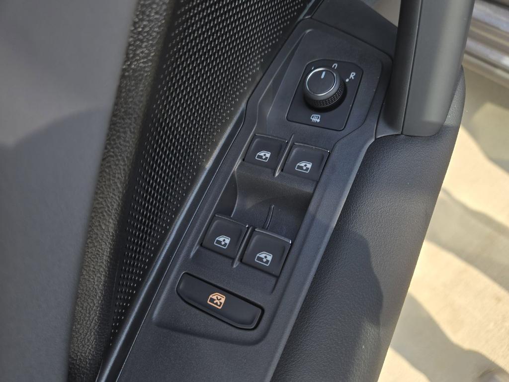 new 2025 Volkswagen Tiguan car, priced at $33,274