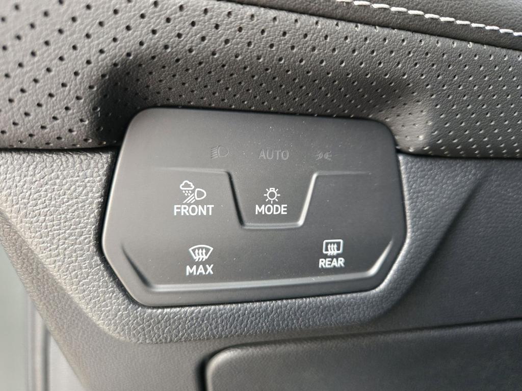 new 2025 Volkswagen Atlas car, priced at $40,556