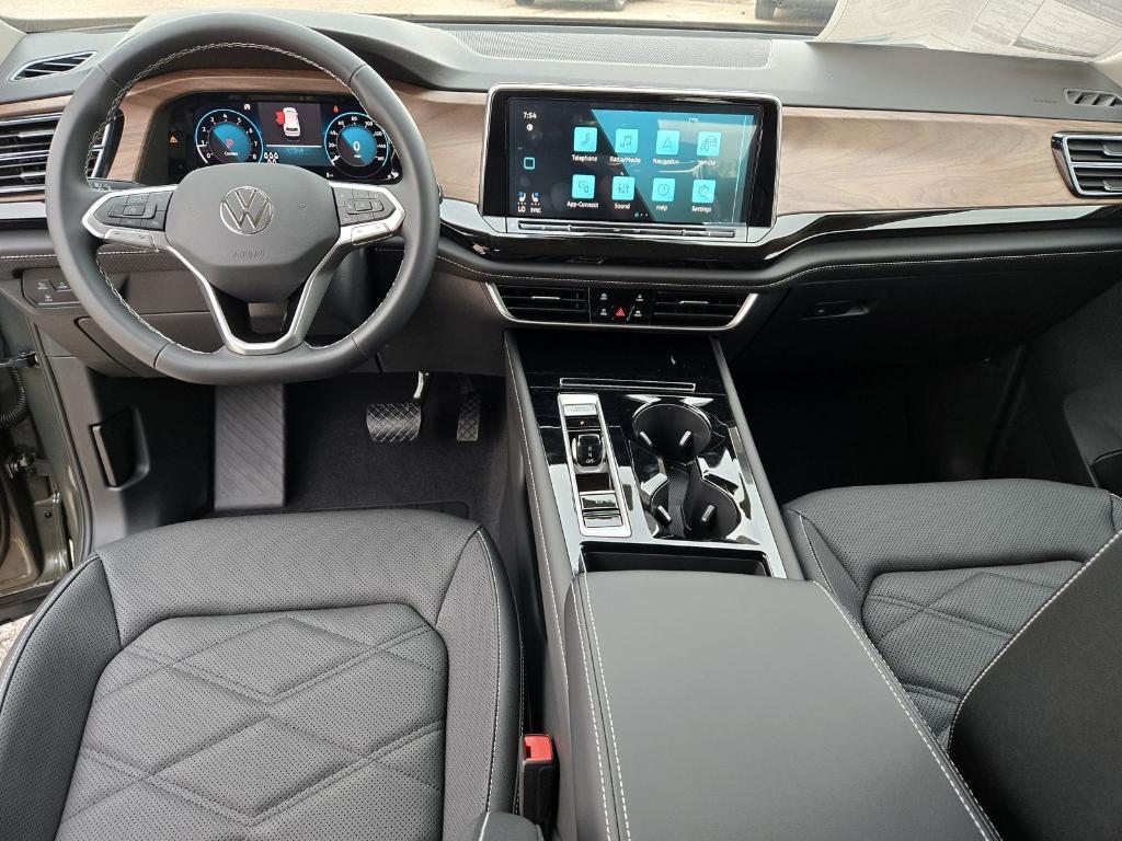 new 2025 Volkswagen Atlas car, priced at $40,556