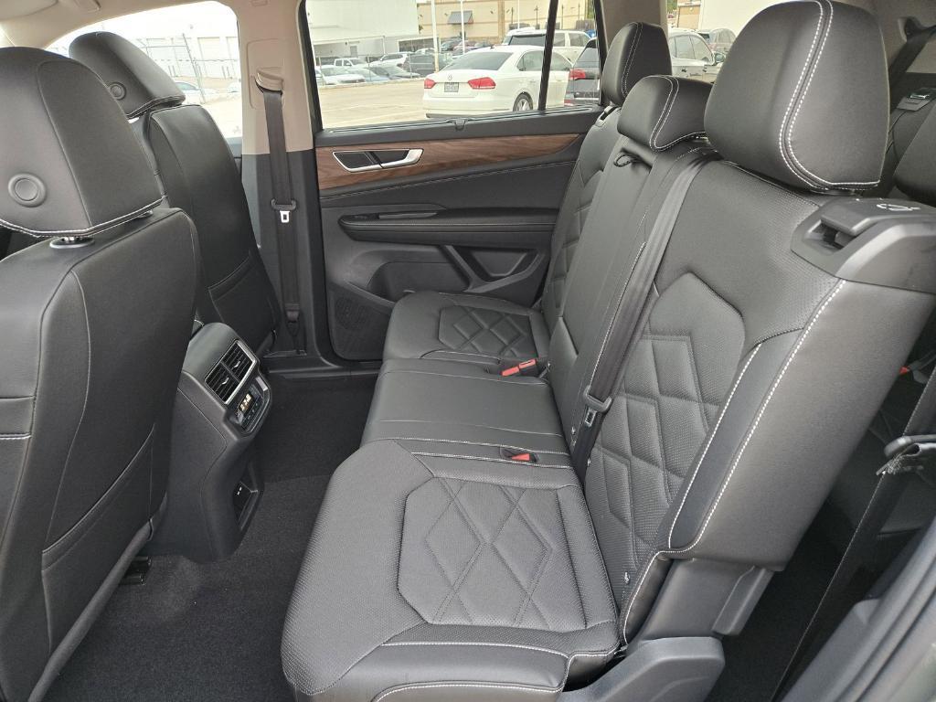 new 2025 Volkswagen Atlas car, priced at $40,556