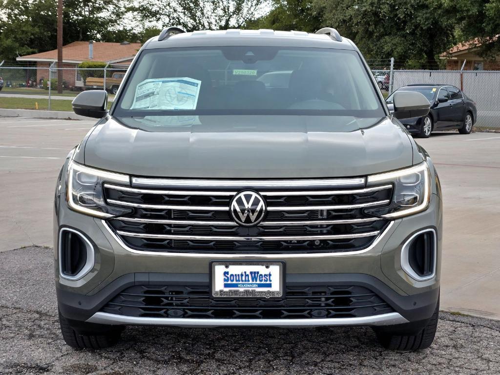 new 2025 Volkswagen Atlas car, priced at $40,556