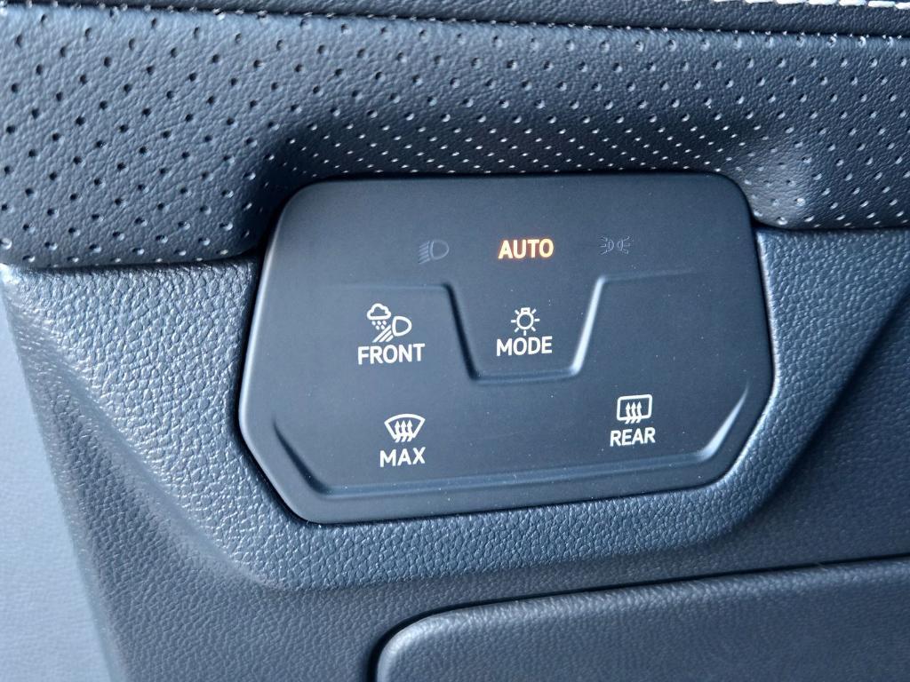 new 2026 Volkswagen Atlas Cross Sport car, priced at $38,868