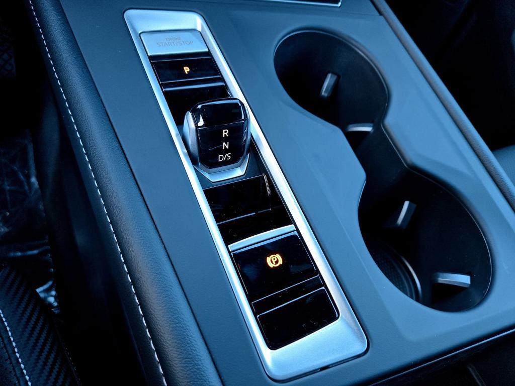 new 2026 Volkswagen Atlas Cross Sport car, priced at $38,868