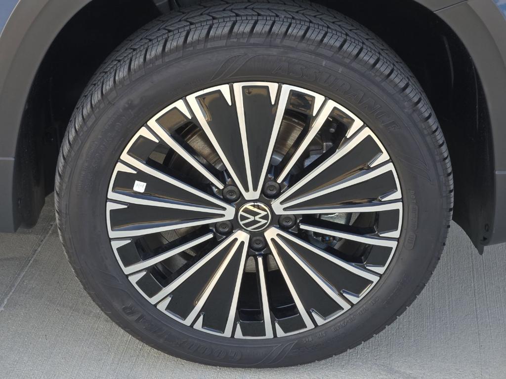 new 2025 Volkswagen Taos car, priced at $29,040