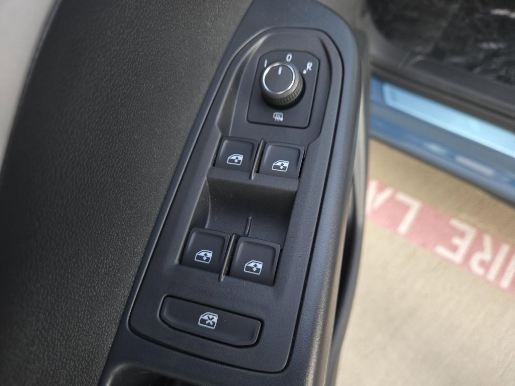 new 2025 Volkswagen Taos car, priced at $29,040